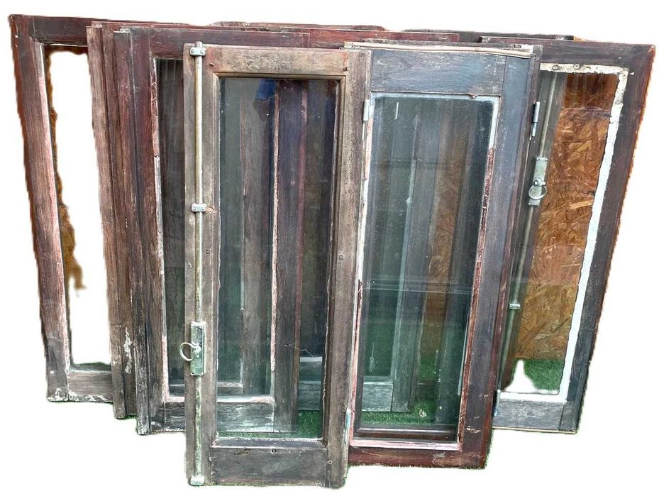 Janelas antigas, diversas, desde 5€ a vinte euros varias tamanhos,