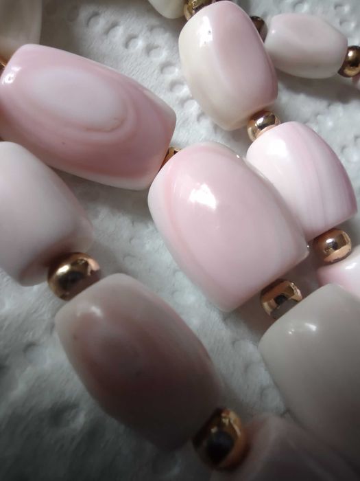 Piękny stary naszyjnik koral Angel skin skóra aniola