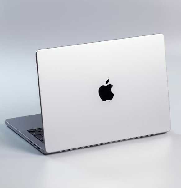 MacBook Pro 16" M4 Max (40 GPU) / 48 GB RAM / 1 TB SSD