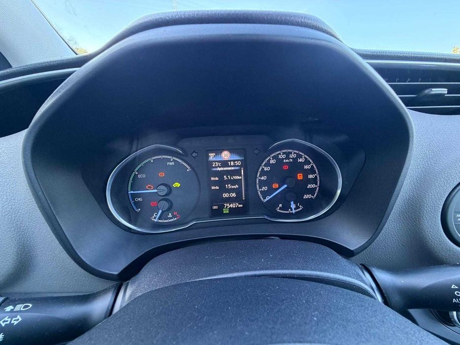 Toyota Yaris 1.5 Hybrid como novo