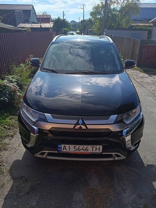 Продам мітцубісі аутлендер 2020 року 2.4бензин