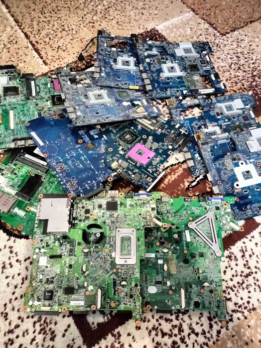 Ноутбуки на запчастини