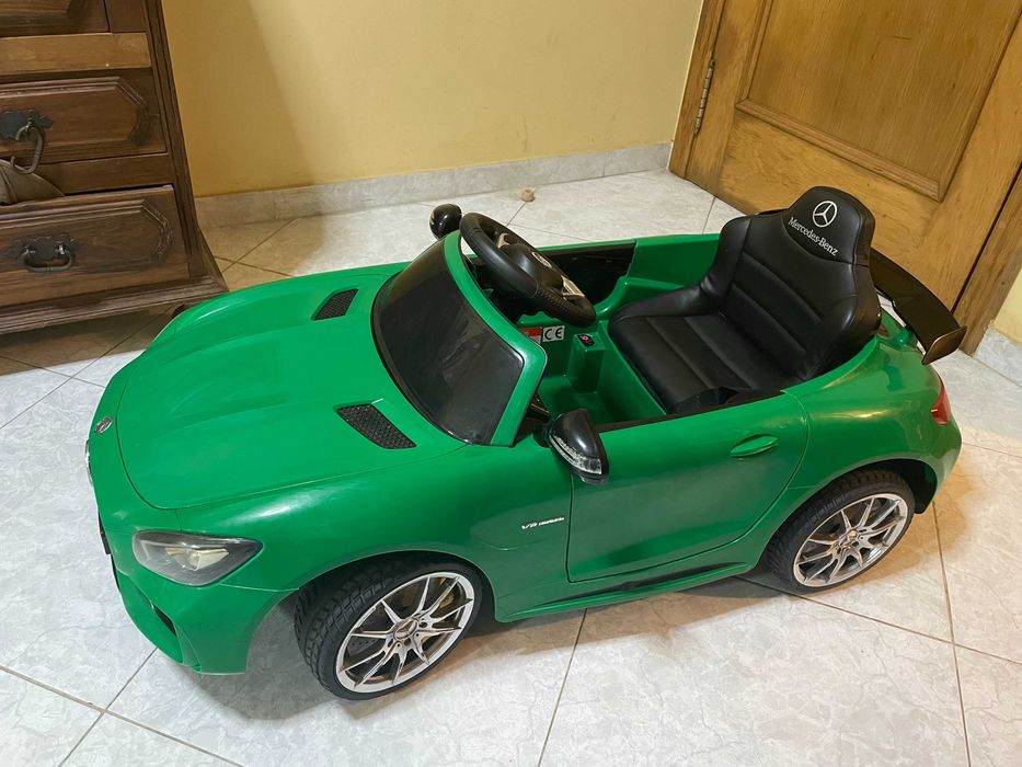 Carro Elétrico Criança Mercedes AMG GT R 12V + Comando (Como Novo)