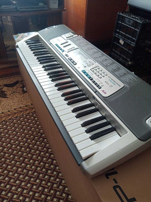 Синтезатор CASIO