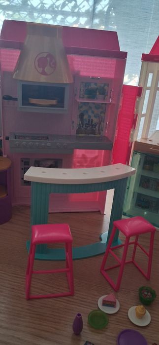 Barbie Cook 'n Grill Restaurant