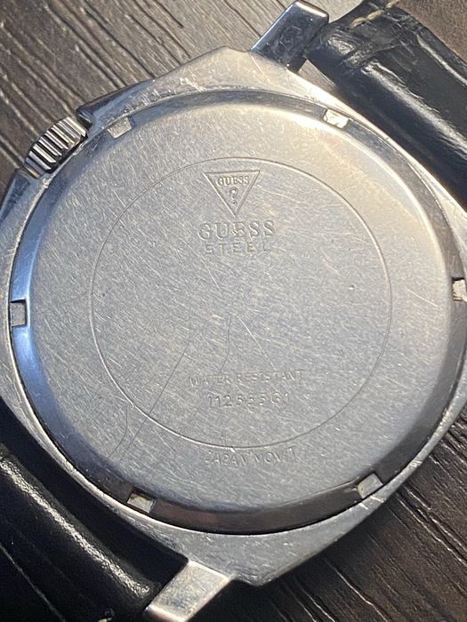 Продам годиник guess