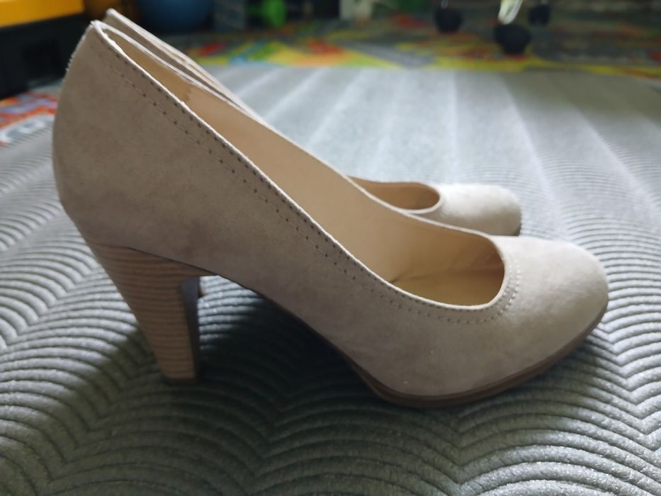 Buty na obcasie rozmiar 38