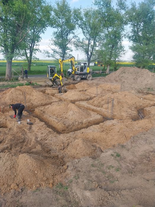 Usługi Minikoparką Prace Roboty Ziemne Koparka Koparkoładowarka