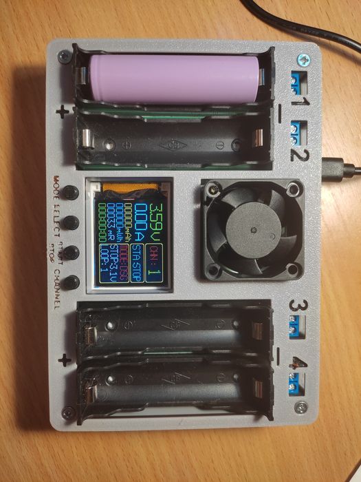 Корпус зарядки/тестра АКБ 18650 х4