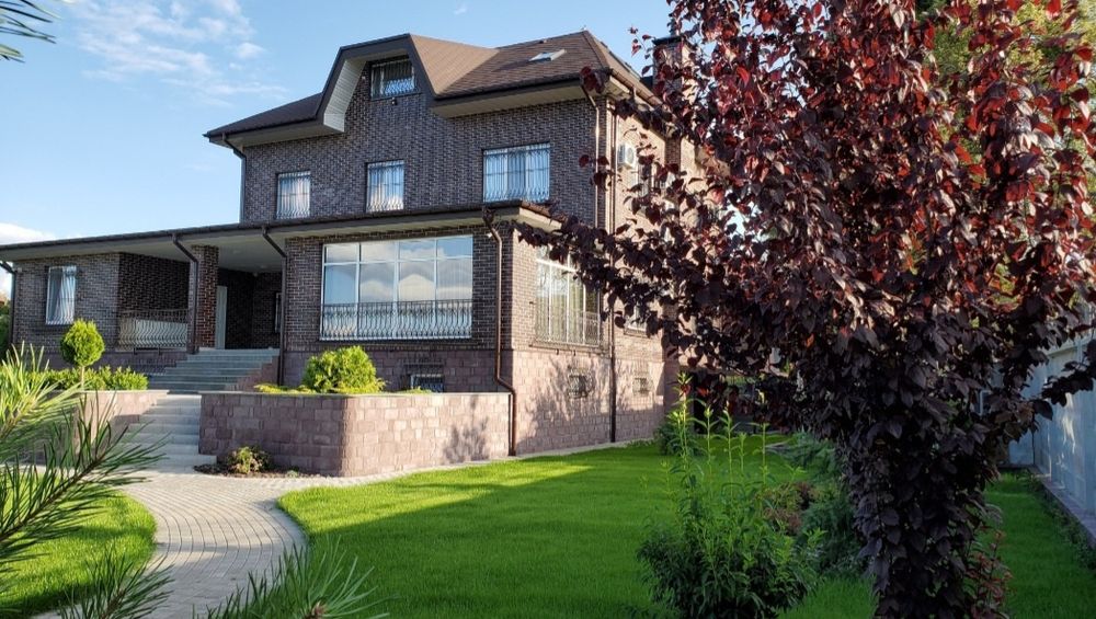 Елітний будинок поряд з озером! З укриттям та повна автономність!