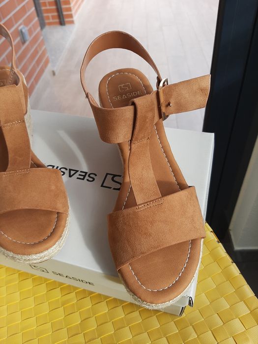 Sandálias mel com cunha corda novas da SEASIDE