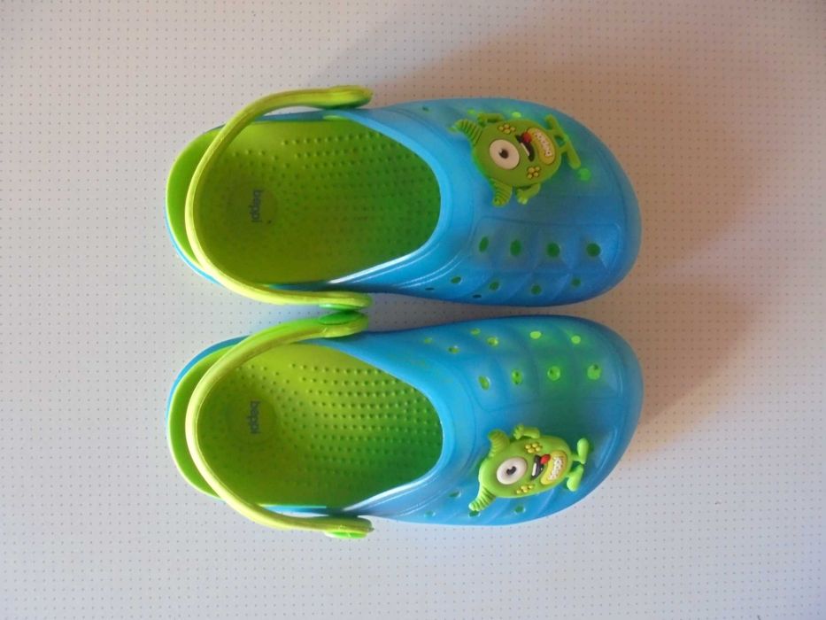 crocs de menino práticos