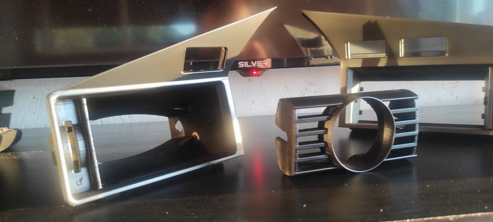 Moldura central Mercedes 190