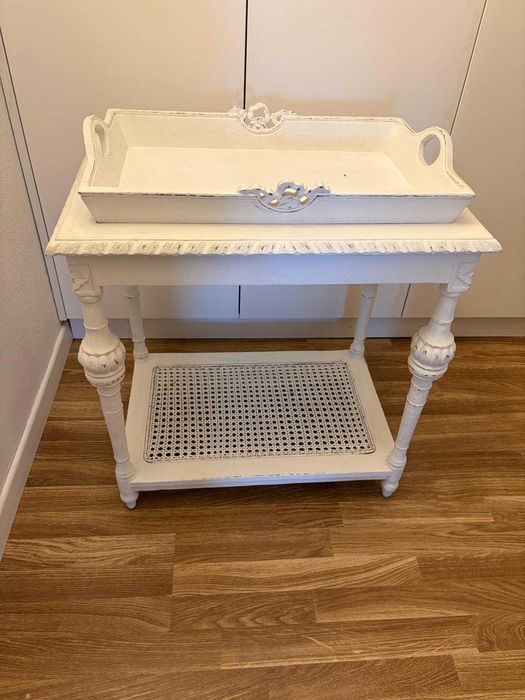 Mesa apoio madeira entalhada e palha pintada branco