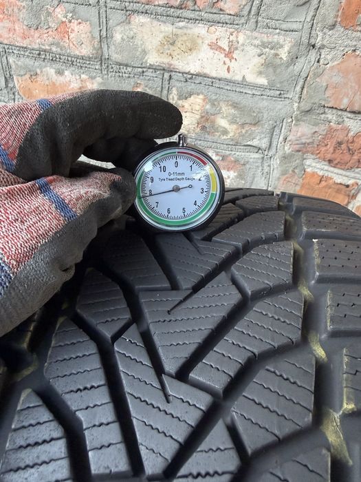 Резина Зима б/у Uniroyal 235/50R18