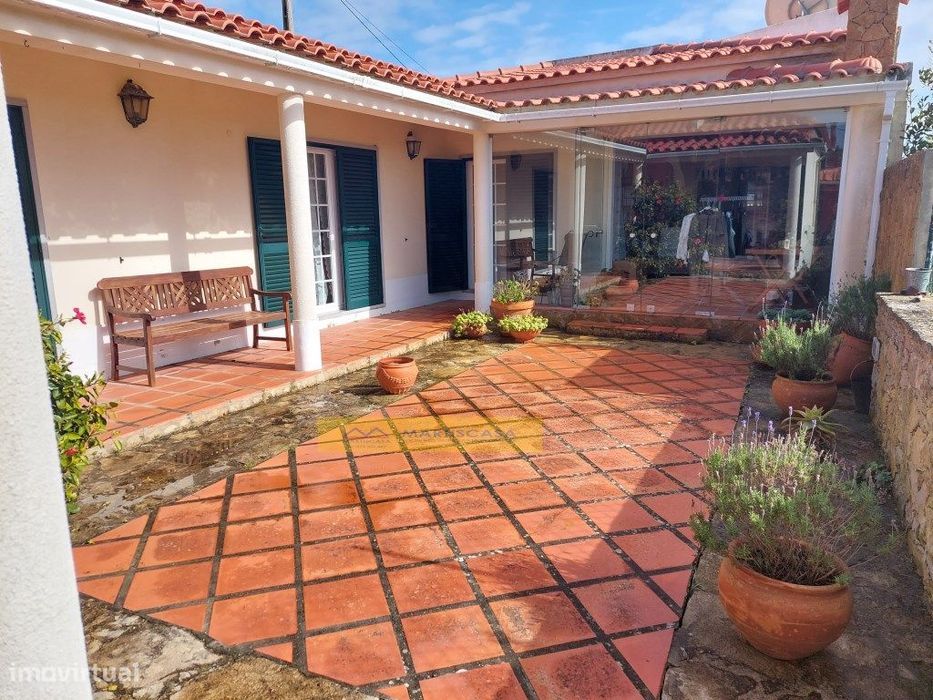 Moradia Térrea com garagem - Magoito