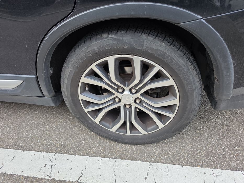 Mitsubishi Outlander 3