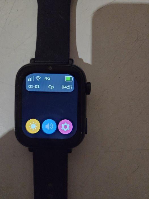 Продам часы детские смарт