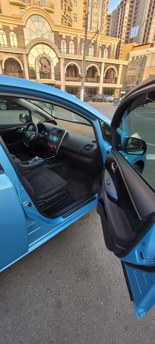 Продам автомобиль Nissan Leaf Ниссан Лиф blue голубой 10/12