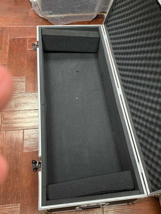 Hardcase para teclados marca Rockcase .