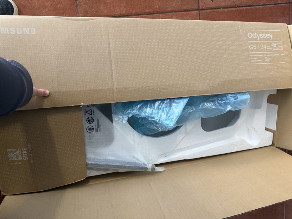 monitor gaming curvo ultralargo Samsung Odyssey G5 de 34 polegadas440101737280972804