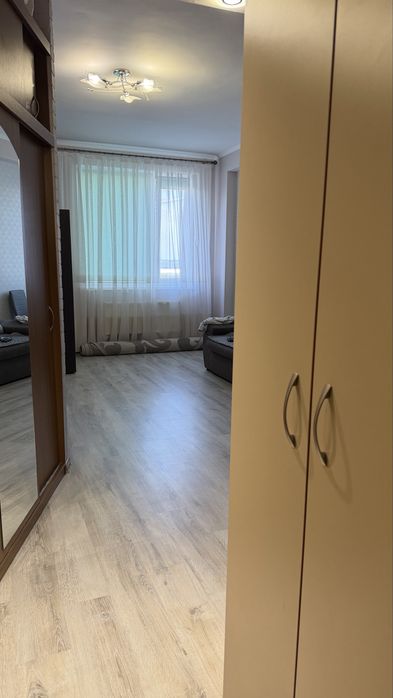 Продам 1 кім з ремонтом і меблями