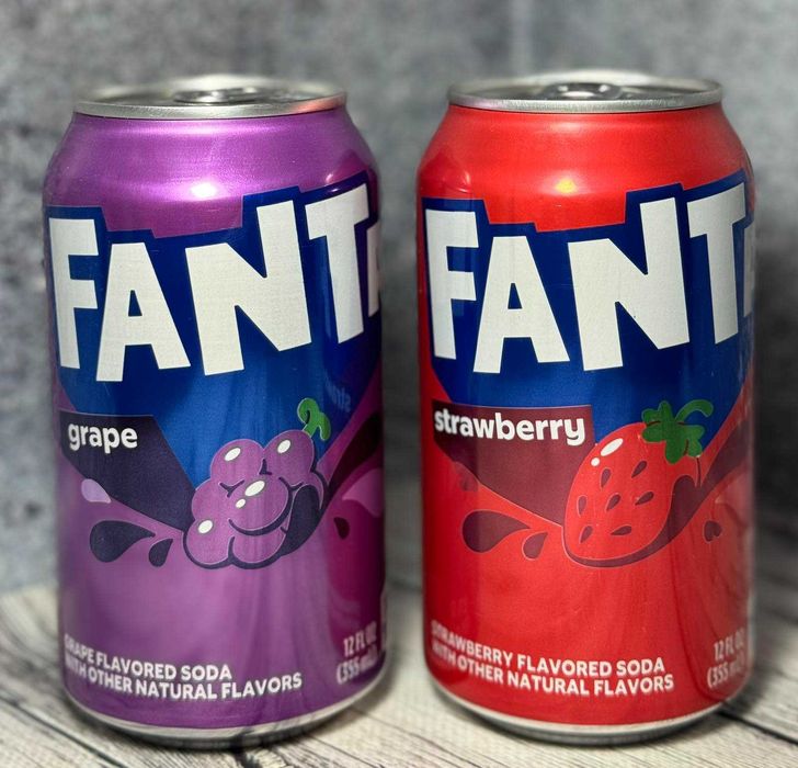 Газований напій Fanta зі смаком винограду та полуниці  355 мл Америка