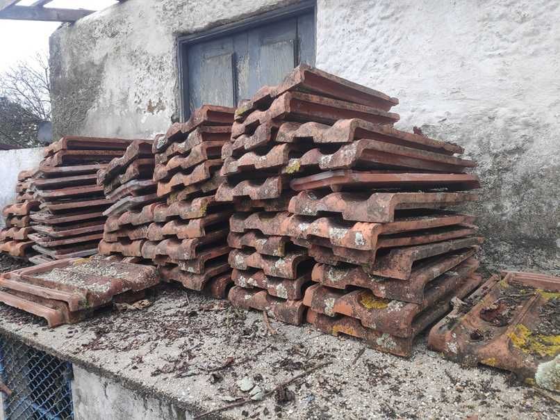 Telhas antigas (anos 50) – usadas (venda lote de 160 Un.)