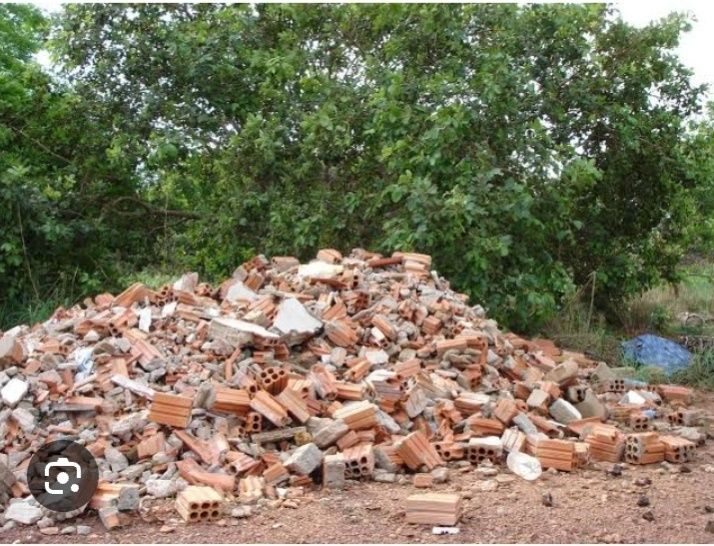Carga de entulho 
Pequenas e grandes ds 
Limpeza de terrenos
Limpeza de casas
Lim