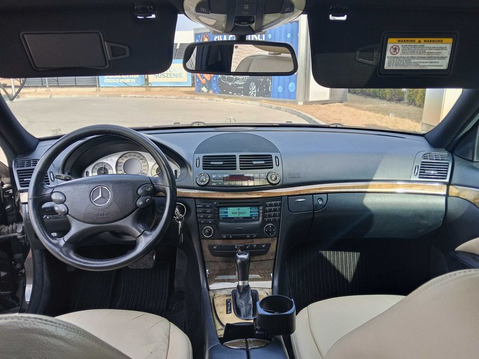 Mercedes-Benz E220