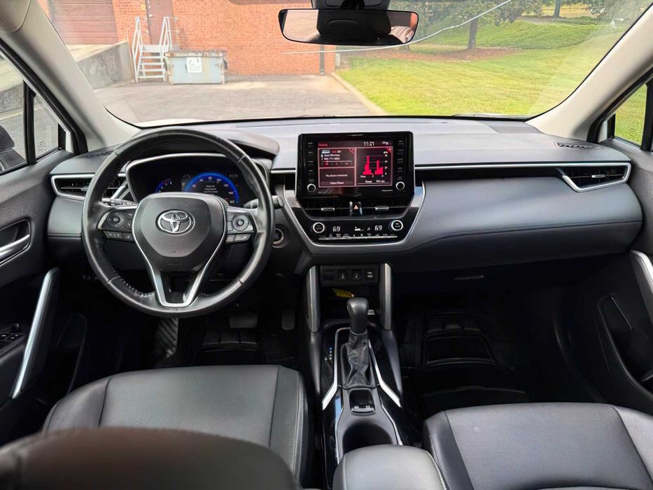 Toyota Corolla Cross XLE      2022