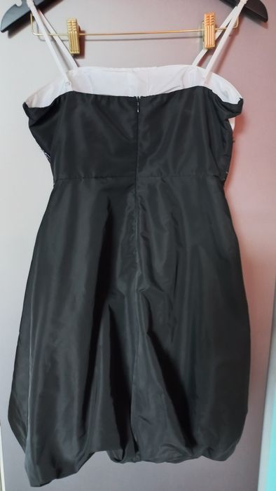 S elegancka, balowa sukienka