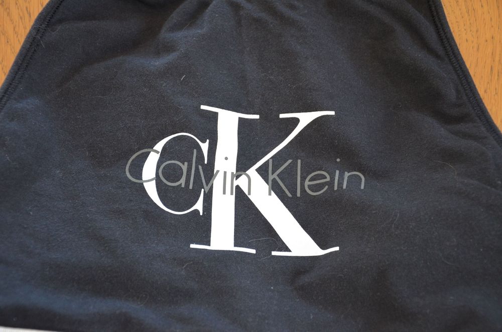 stanik/top/bokserka Calvin Klein r. S