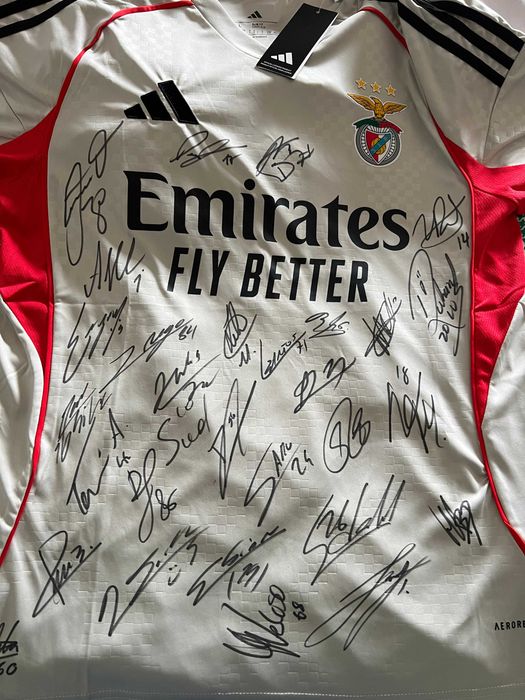 2x Camisolas plantel assinadas SL BENFICA -  2025/26