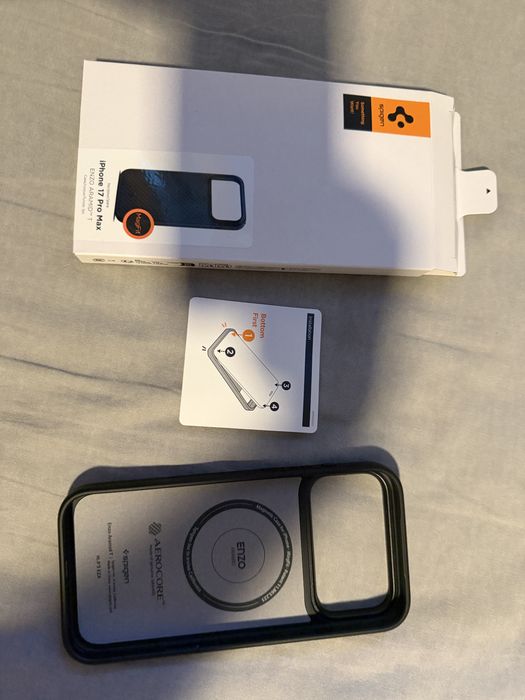 Spigen Enzo Aramid  Iphone 17 pro max