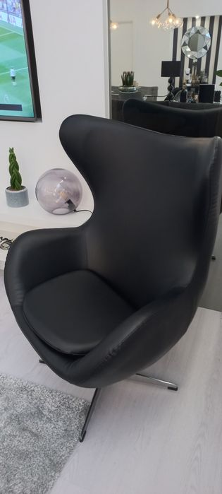 Cadeira Egg preta