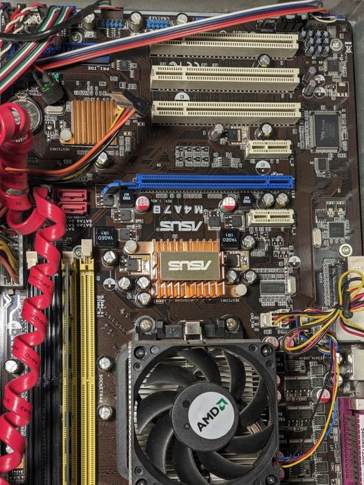 Комп'ютер системний блок материнська плата відеокарта