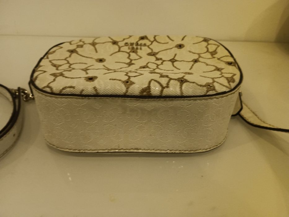 Bolsa a tiracolo Guess