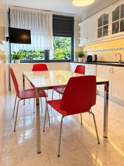 Mesa IKEA TORSBY + 4 cadeiras IKEA VILMAR