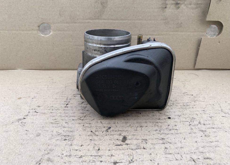 Дросельна Заслонка VW Audi Skoda 06А133062АВ BSE BGU 1.6 BFQ Tour Golf