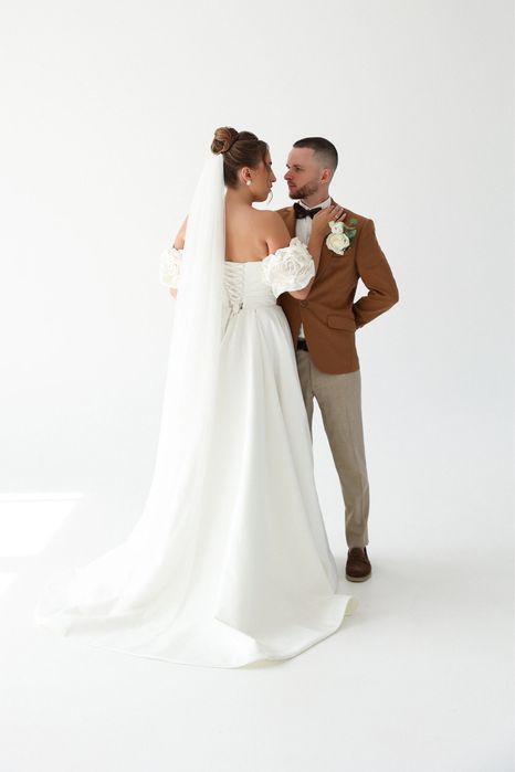 Весільна сукня Rose рукава та фата в подарунок