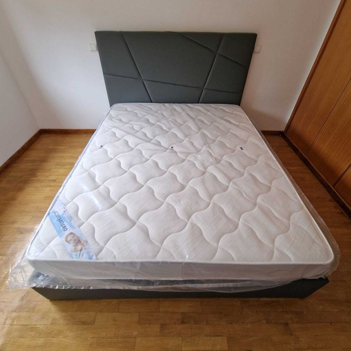 Camas De Casal Estofadas ALTA GAMA - MODELO RISCAS - Top de Gama 190x140m Estrado Incluído!!