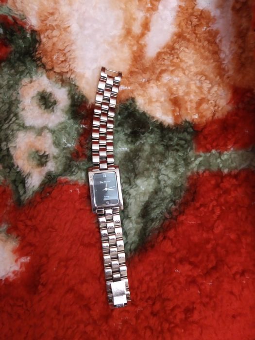 Часы швейцарские