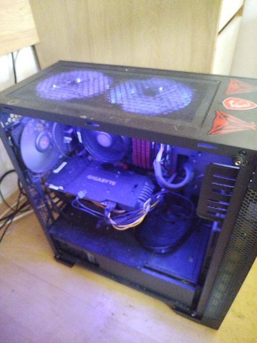 komputer pełny zestaw AMD 4