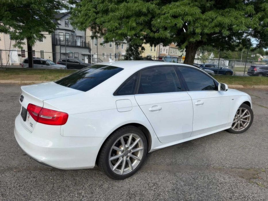 Audi A4 2.0T Quattro Premium Plus      2014