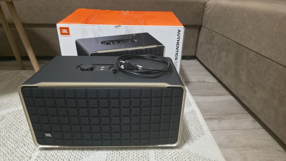 JBL Authentics 500