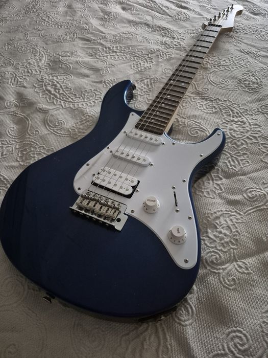 Guitarra Eletrica Yamaha Pacifica + jack + cordas Ernie Ball