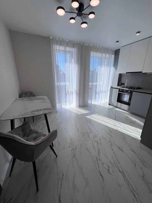 Продаж 2к квартири в центрі міста, вигляд на парк. Новий ремонт