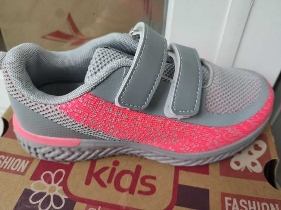 Продам нові кросівки за устілкою 20-21 см