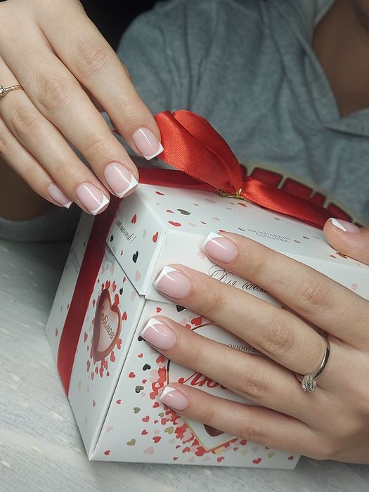 Маникюр и педикюр